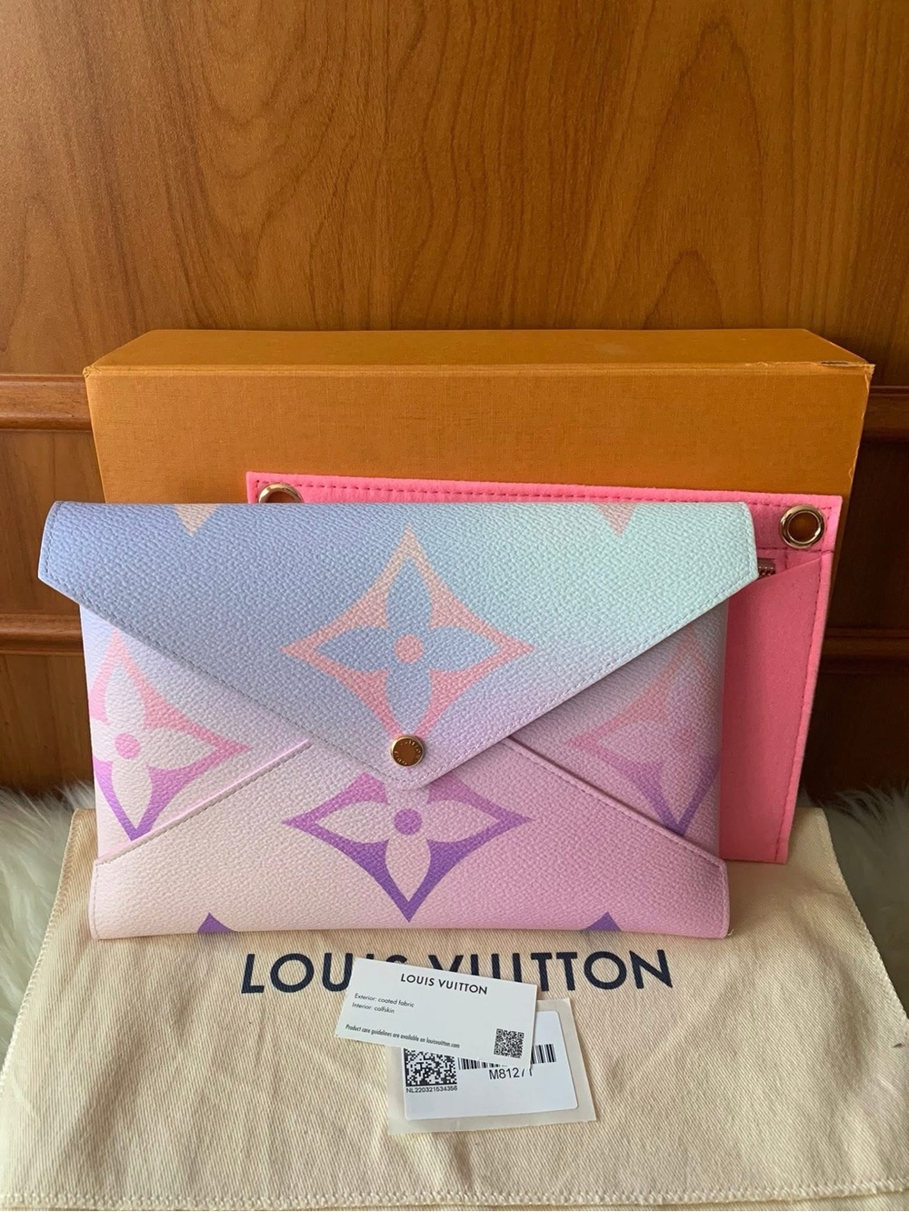 Louis Vuitton Large Kirigami Pochette 💖🌈 free insert